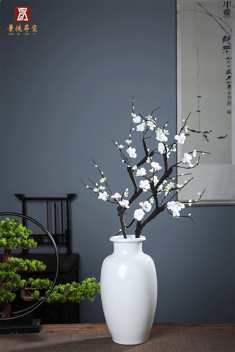 Mesa of jingdezhen ceramics floret bottle of pure white home furnishing articles of I and contracted sitting room European - style ornaments