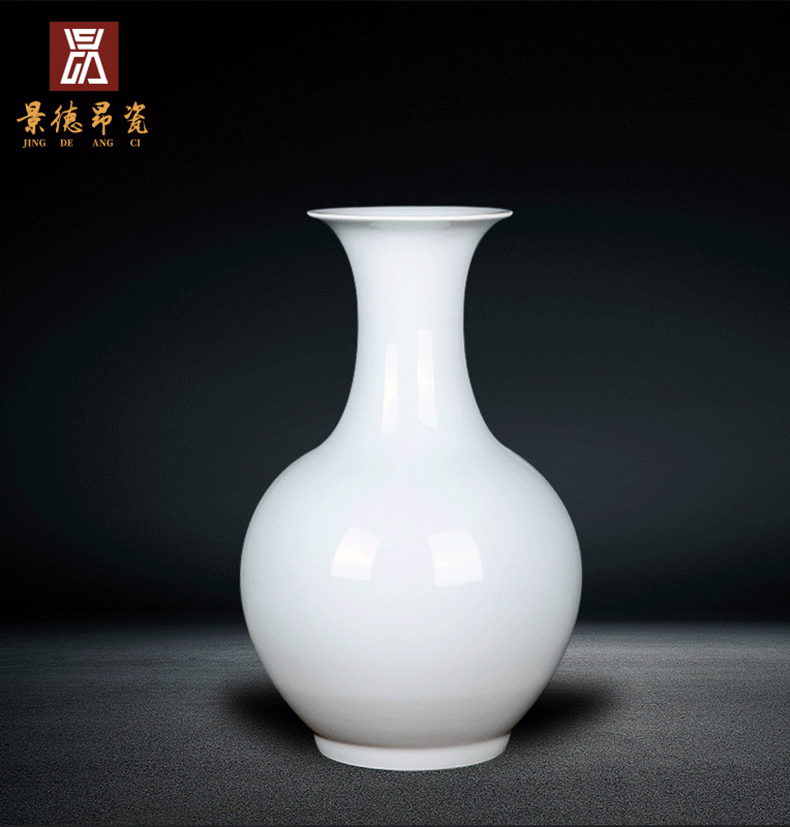 Jingdezhen ceramics European white vase is placed in the modern living room porch dry flower arranging hotel decoration