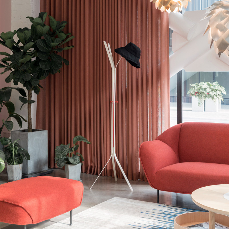 Static clothing cap Shelf downhill Nordic style clothes hanger bedroom clothes rack containing finishing frame) screaming design