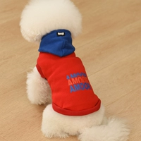 Красная толстовка с капюшоном