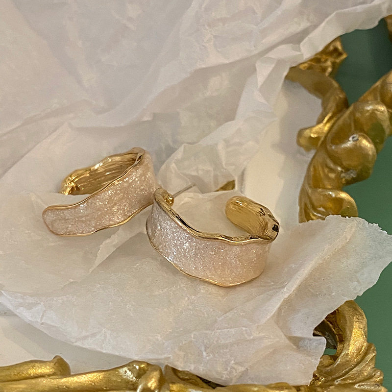 Brushed silver earrings Chen Xiaoyun earrings women's 2022 new trendy semi-circle ins explosion ear needles high-end sense of luxury