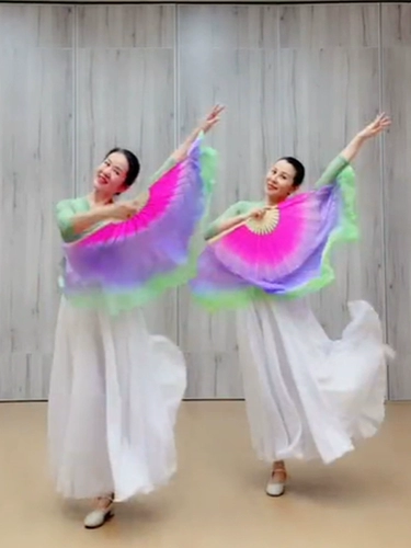 Вентилятор вентилятора Зеленый вода Голубая гора цветок и тень