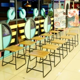 Железный стул простой стул обжаривает взрослые маленькие табуретки с твердым деревом.