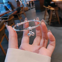 Hong Kong is giving birth to 999 small crowdcrowddesigned lukewarm wind sends girlfriend Birthday Ornament Knitted Hemp Bell bracelet