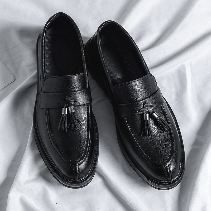 2021 summer new net red yuppie style slip-on lazy shoes trendy Korean version of tassels Doudou small leather shoes men's genuine leather