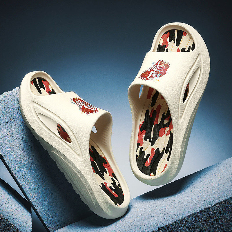 Buy one send one 2022 new summer super fire drag male slippers anti - slippers outdoor leisure explosion shoes