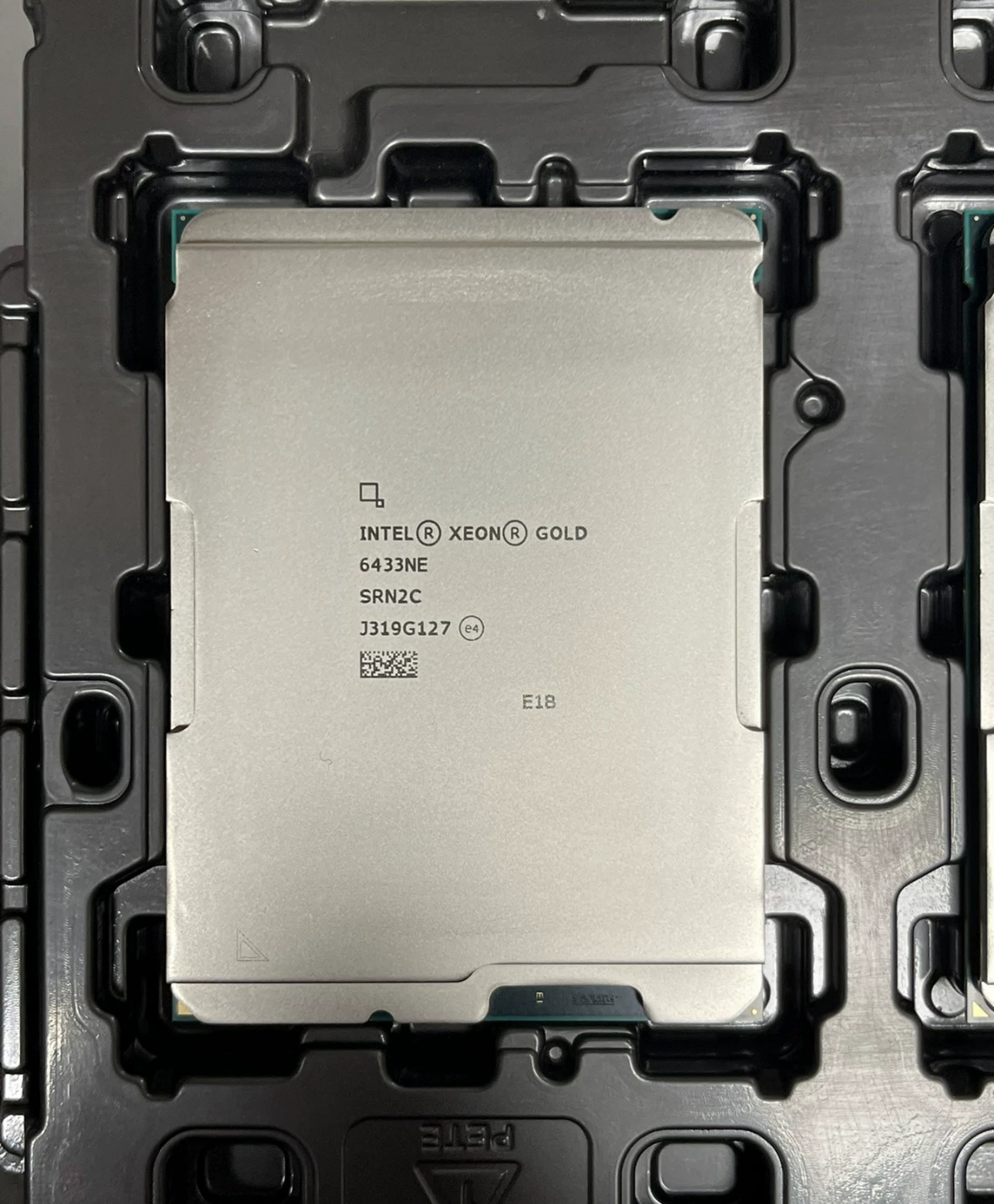 IntelXeonXEON 6434 6433N 6433NE 6443N 6438H 6444Y 4677-пин CPU