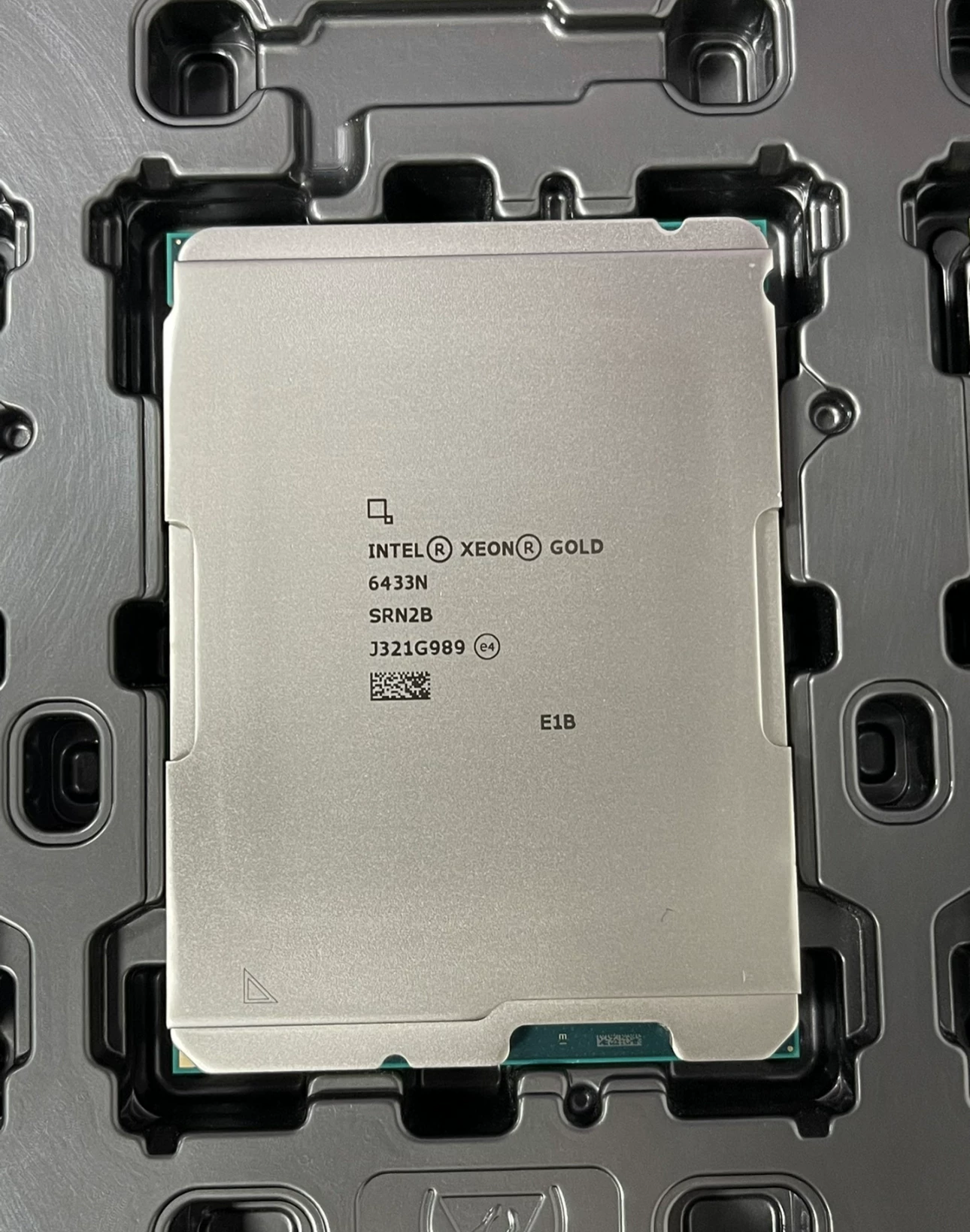IntelXeonXEON 6434 6433N 6433NE 6443N 6438H 6444Y 4677-пин CPU