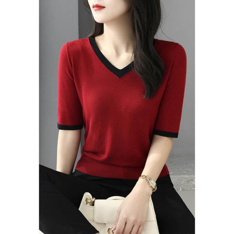 French High-End V-Neck Half-Sleeved Knitwear for Women, Autum 2025 New Slim-Fitting Burgundy Bottoming Top