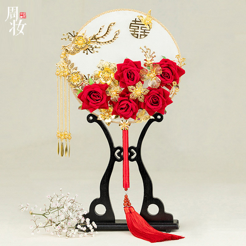 Rose flower group fan Chinese bride holding flower group fan ancient style photo photo Xiuhe clothing accessories wedding fan new style