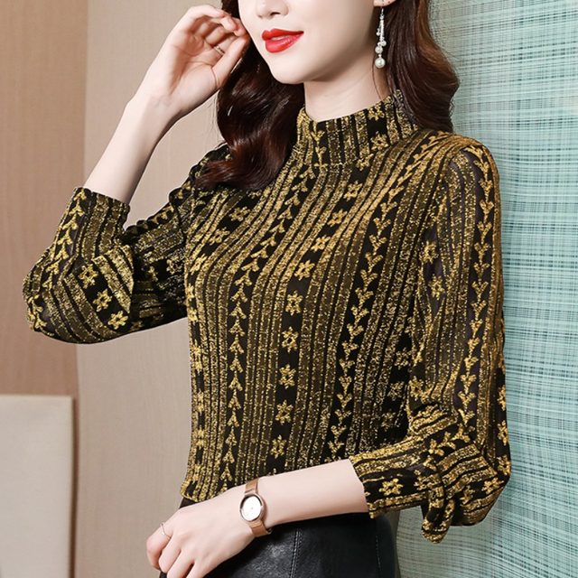 Women's autumn clothes are fashionable and foreign, wear semi-high collar lace bottoming shirts, long-sleeved new autumn and winter inner velvet tops