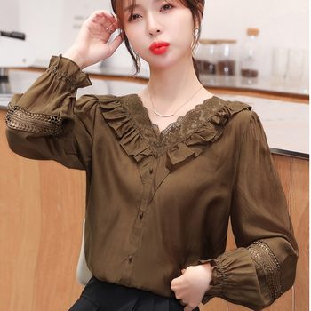 European station autumn clothing 2022 new European goods autumn style lace stitching top temperament shirt high-end shirt female V-neck