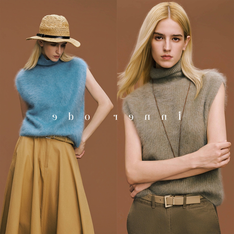 American-Style Brushed Wool Turtleneck Knitted Sleeveless Vest Top for Women, Autumn and Winter Layering, Slimming Sweater Vest for Outerwear American-Style Brushed Wool Turtleneck Knitted Sleeveless Vest Top for Women, Autumn and Winter Layering, Slimming Sweater Vest for Outerwear