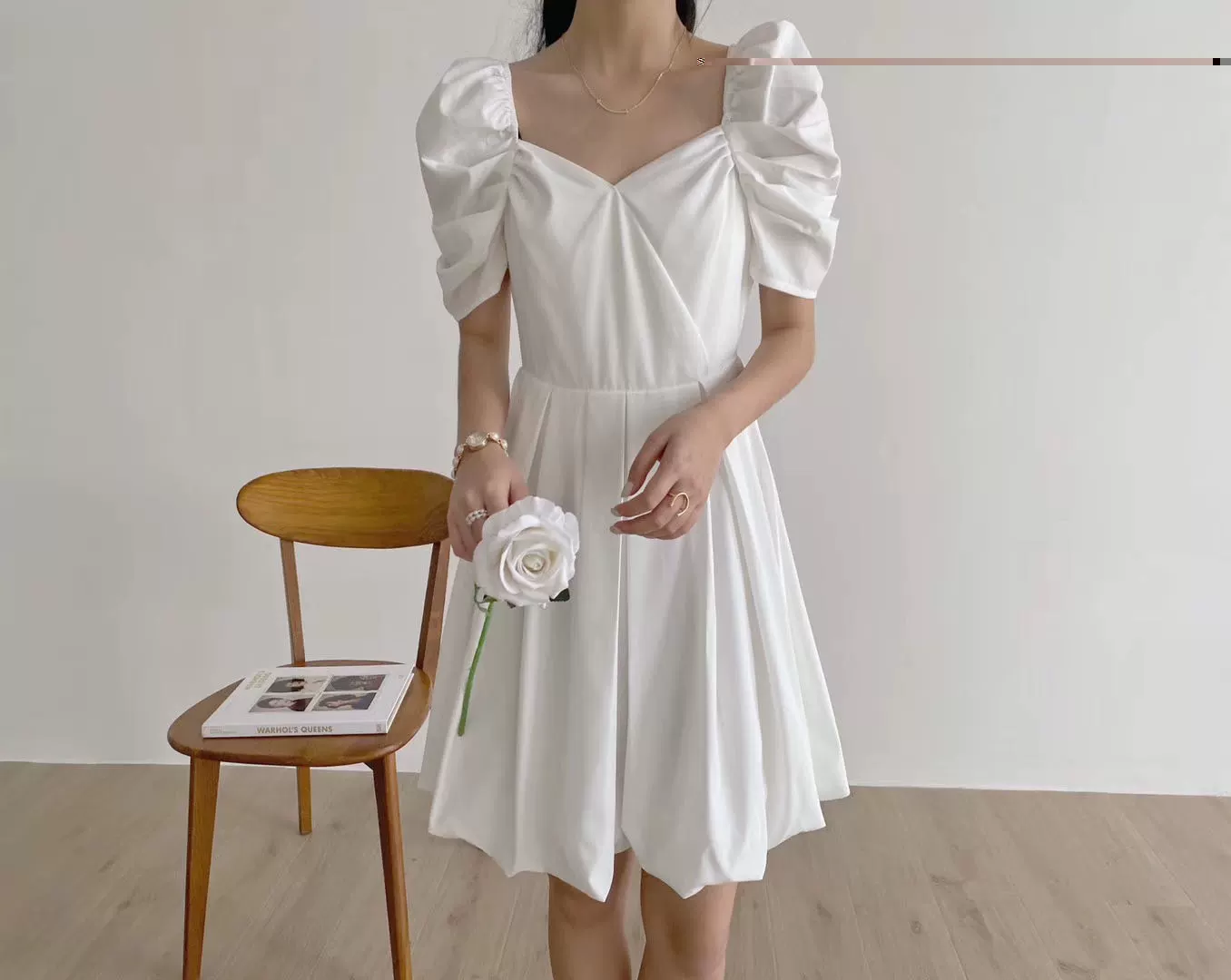 Sản phẩm mới mùa hè Váy công chúa thời trang tự chế của Ronger với eo cao và mảnh trơn màu ngắn tay cổ chữ V lãng mạn kiểu Pháp - Váy eo cao