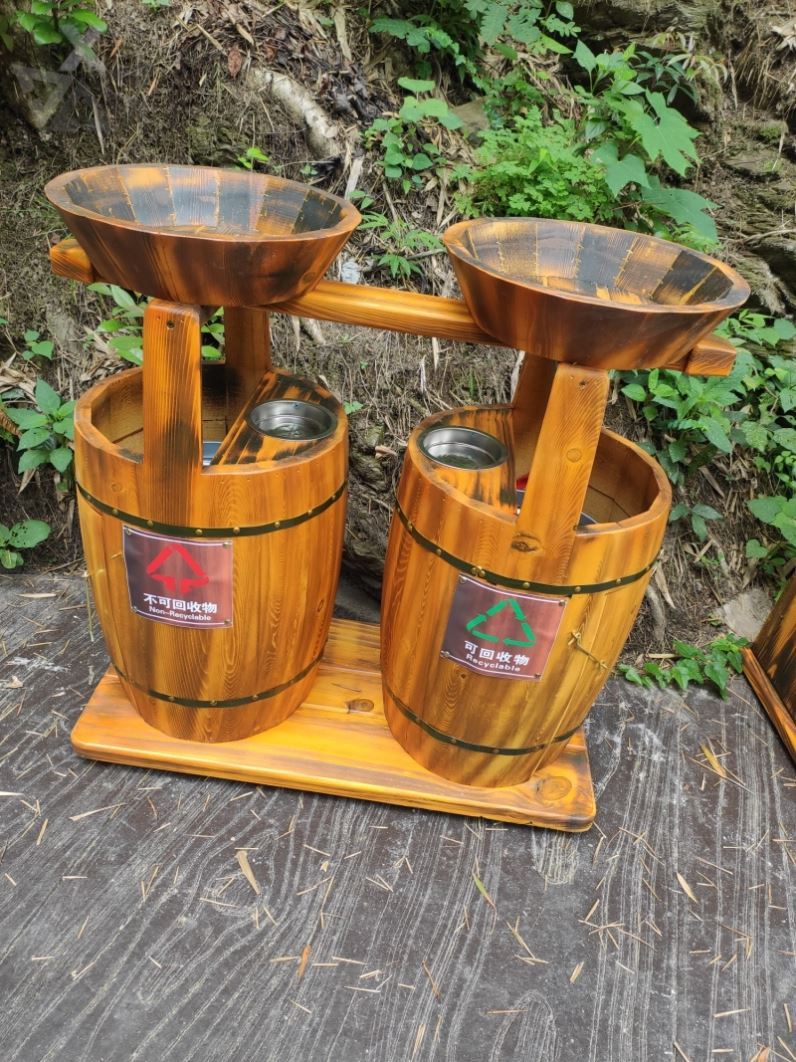 Sanitation Creativity Solid Wood Fruit Leather Case Outdoor Park Retro Bin Decarbonated Wood Dustbin Outdoor Large