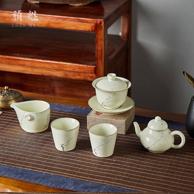 Shot incarnate your up hand - made name plum blossom put only three tureen jingdezhen ceramic cups kung fu tea tea bowl cover cup