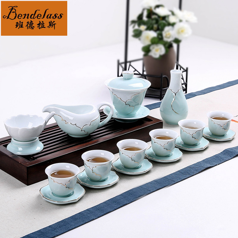 Banderas sketch gold porcelain tea set A set of white porcelain cover bowls day style and wind tea set with a thin tire household
