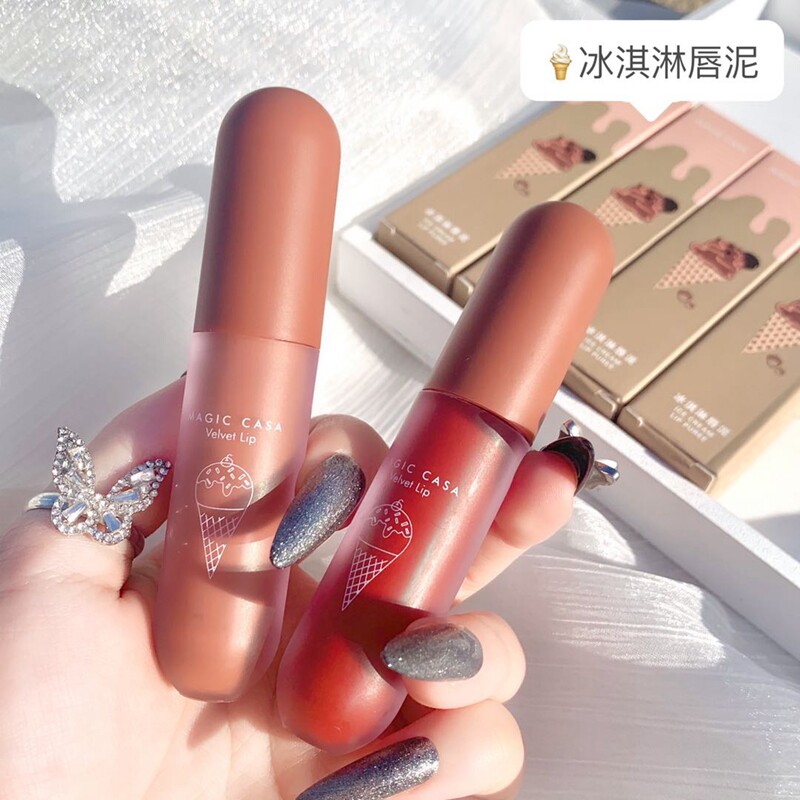 Ice cream lipstick easily colored with white velvety fog pasta with red lip and cheek dual-use student not easy to fall out of color lip glaze