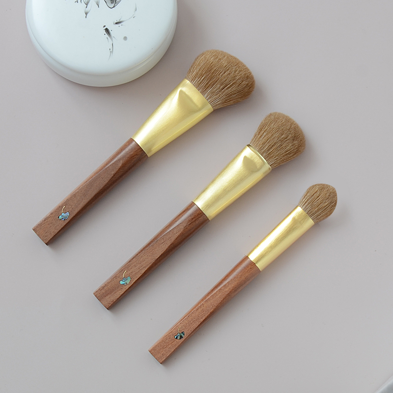 Shou Shou Lang Dh Mink Hair Mixed with Yellow Delicate Contouring Blush Highlighter Powder Liquid Animal Hair Makeup Brush Shou Shou Lang Dh Mink Hair Mixed with Yellow Delicate Contouring Blush Highlighter Powder Liquid Animal Hair Makeup Brush