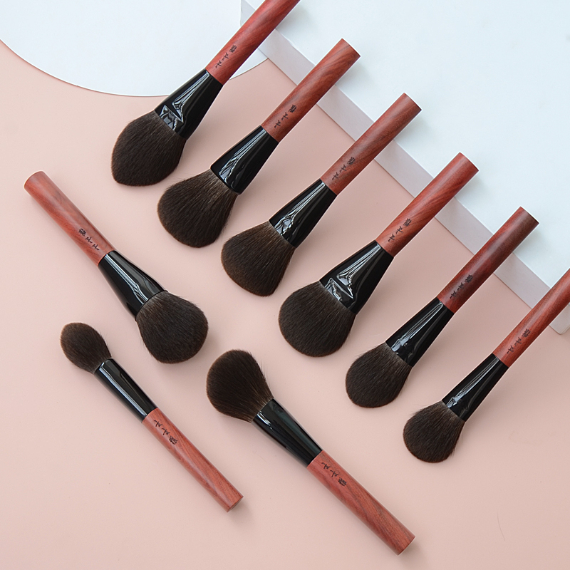 Animal Hair Makeup Brush for Blush, Powder, and Compact Powder, Made with Wolf, Purple Sage, and Brown Rat Hair Animal Hair Makeup Brush for Blush, Powder, and Compact Powder, Made with Wolf, Purple Sage, and Brown Rat Hair