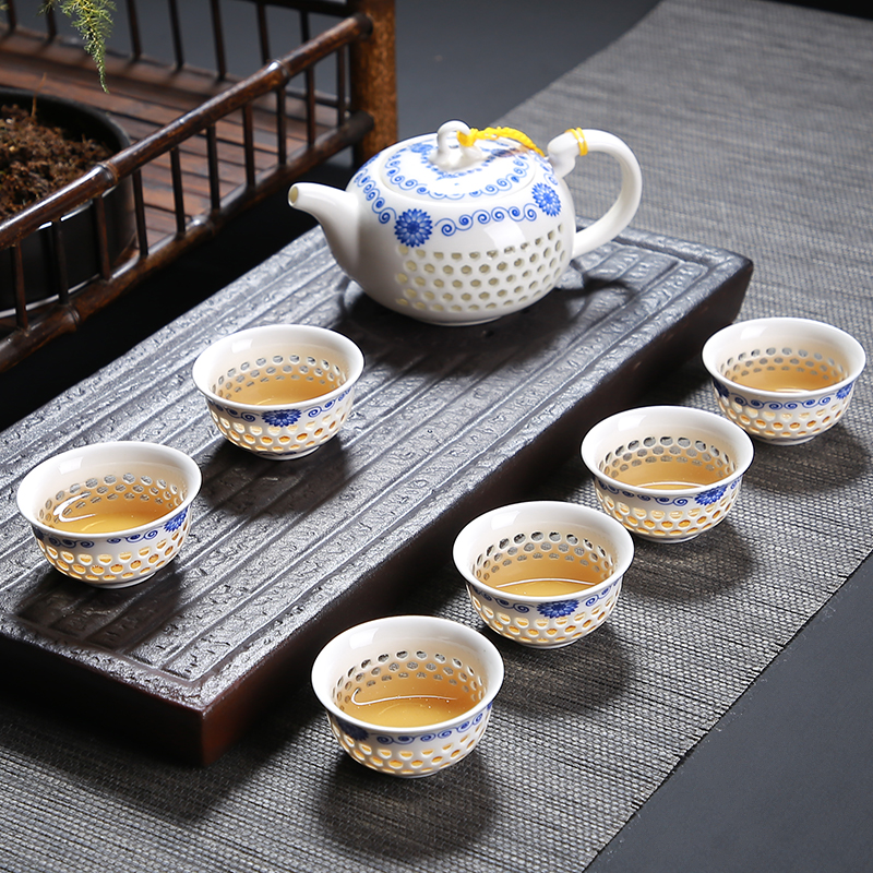 Blue and white porcelain tea set exquisite household honeycomb hollow out a whole set of ceramic kung fu tea teapot teacup tureen