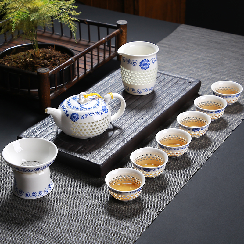 Blue and white porcelain tea set exquisite household honeycomb hollow out a whole set of ceramic kung fu tea teapot teacup tureen