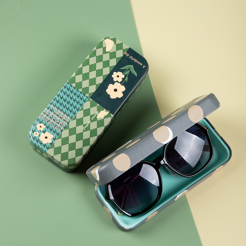 Gm Sunglasses Case Flower Glasses Case Pressure-Resistant Portable Ins Storage Box Men's and Women's Sunglasses Box Cartoon Eye Box