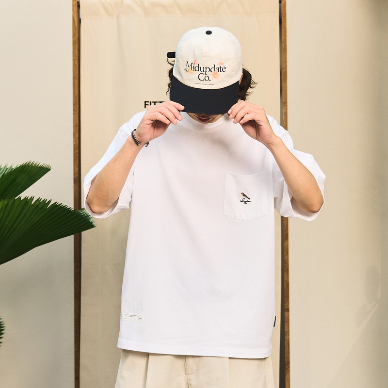 Midupdate 26Ss【City Series】Guangzhou Limited Edition Thrush Bird Embroidery Pocket Simple Short-Sleeve T-Shirt Midupdate 26Ss【City Series】Guangzhou Limited Edition Thrush Bird Embroidery Pocket Simple Short-Sleeve T-Shirt