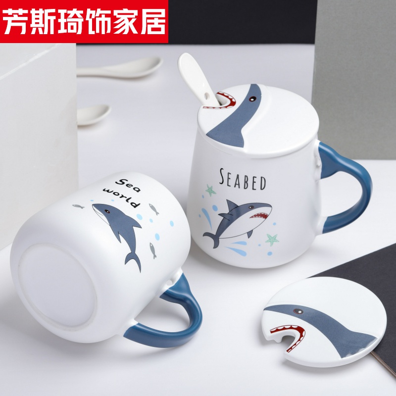 The Ceramic cup with cover spoon man mark high - capacity express cartoon shark coffee contracted creative move trend