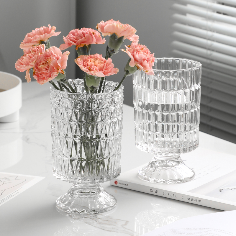 Creative crystal glass vase transparent light and luxurious swing piece European-style hydroponic flower floral flower bottle table living-room adornment