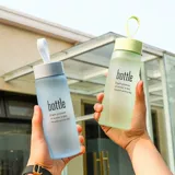 Простая и свежая мори Мори Пластиковая водяная чашка детская творческая индивидуальная тенденция мужская портативная спортивная спорт против