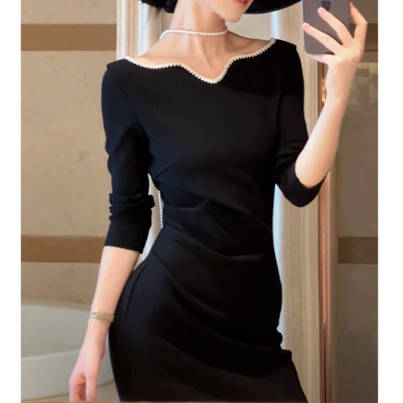 New Hepburn-Style Elegant Slim-Fit Waist-Cinching French-Style Three-Quarter Sleeve Black Dress for Women, Autumn Inner Wear