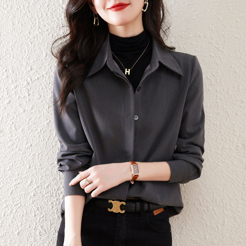 Spring and Autumn Style High-End Long-Sleeved Denim Shirt for Women, Gray Layered Outerwear, Stylish Shirt, Loose Jacket Top Spring and Autumn Style High-End Long-Sleeved Denim Shirt for Women, Gray Layered Outerwear, Stylish Shirt, Loose Jacket Top