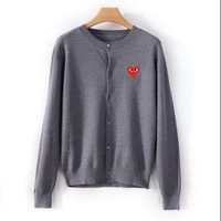 Круглый кардиган глубоко серой красное сердце