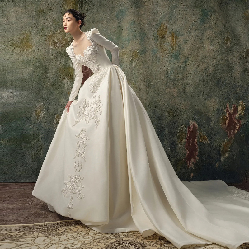 Summer advanced wedding dress, french style, long sleeve, high-end Summer advanced wedding dress, french style, long sleeve, high-end