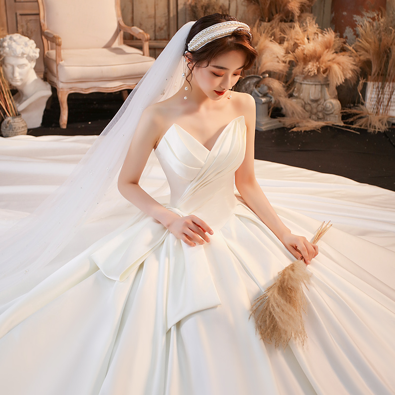 French satin light wedding dress 2022 new bridal main gauze tube top simple high-end texture big tail thin dress