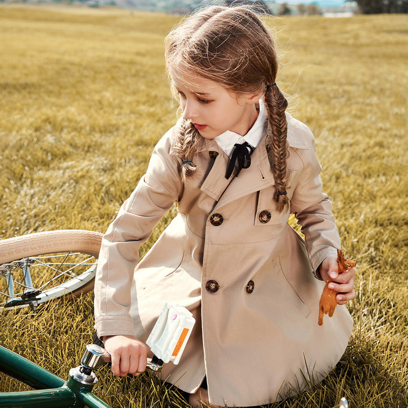 Girl's windcoat jacket autumn clothing 2022 new Korean version of the Korean version Spring and autumn Princess Inlomwind Children in the long version Leisure