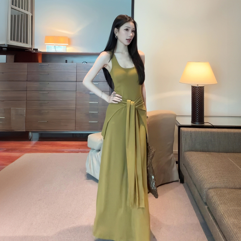 2026 Summer Desert Oasis Tencel U-Neck Slim Sleeveless Vest Dress Women's Summer New Style Elegant Long Dress 2026 Summer Desert Oasis Tencel U-Neck Slim Sleeveless Vest Dress Women's Summer New Style Elegant Long Dress