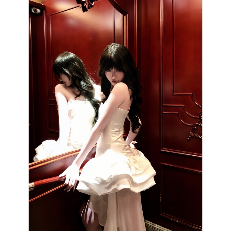 Exquisite White Fishbone Tube Top Dress for Women, New Summer Style, High-End Socialite Birthday Dress, Long Train Dress Exquisite White Fishbone Tube Top Dress for Women, New Summer Style, High-End Socialite Birthday Dress, Long Train Dress