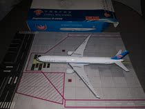 The absolute version Phoenix China Southern Airlines B777-300ER B-2099 Black Word 1:400