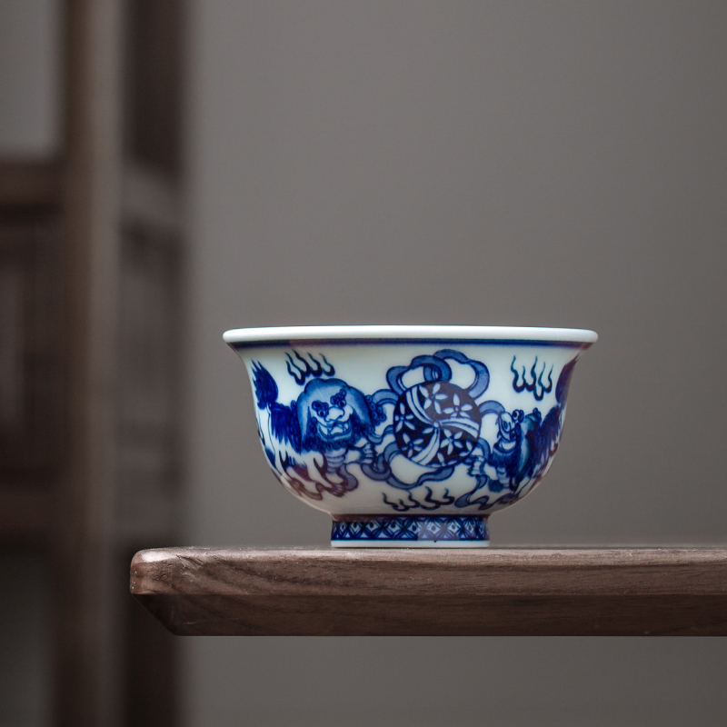 Runrui blue and white antique tea cup large hand-painted lion hydrangea master cup hand-pressed cup non-wood kiln tea cup