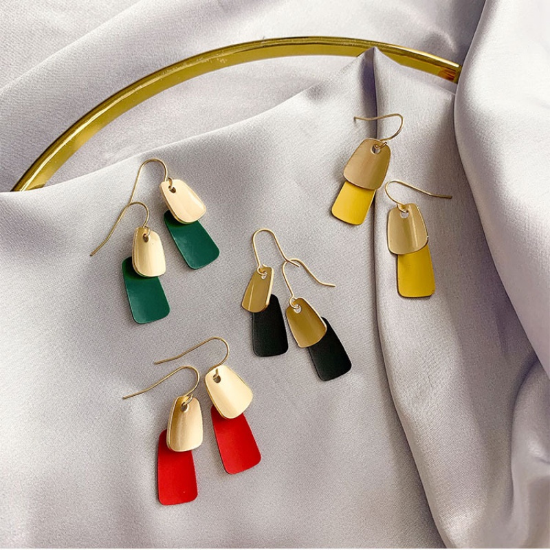 (8 Fold Clear Cabin) Resin Banging color Lazy Style Earrings Woman Earrings Pendant Online Red Ear Pin Temperament Korean Ear Ornaments