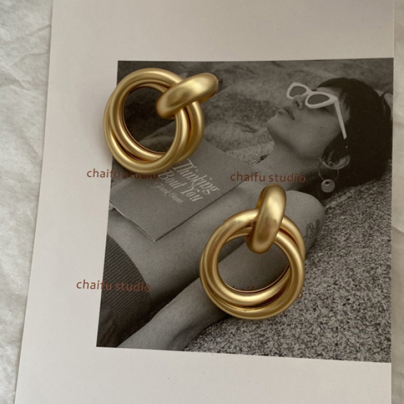 F27-1 Yajin925 Silver needle Retro golden geometry circle Earrings the republic of korea Dongdaemun Minority Versatile Earrings tide Simplicity Earrings