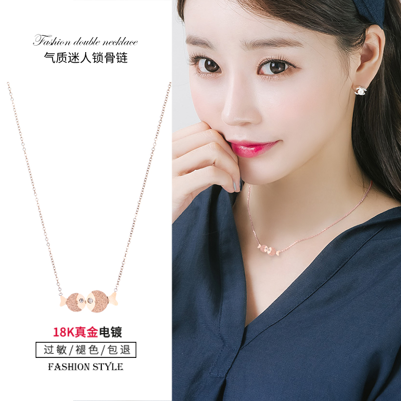(Titanium Steel) Color Gold 18k Rose Gold Necklace Woman Lock Bone Chain Short minimalist Decorative Kiss-Mouth Fish Pendant Trinket