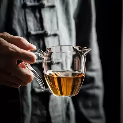 Taiwan Heji fair cup upgrade Yikou large heat-resistant glass male cup handmade tea sea tea dispenser