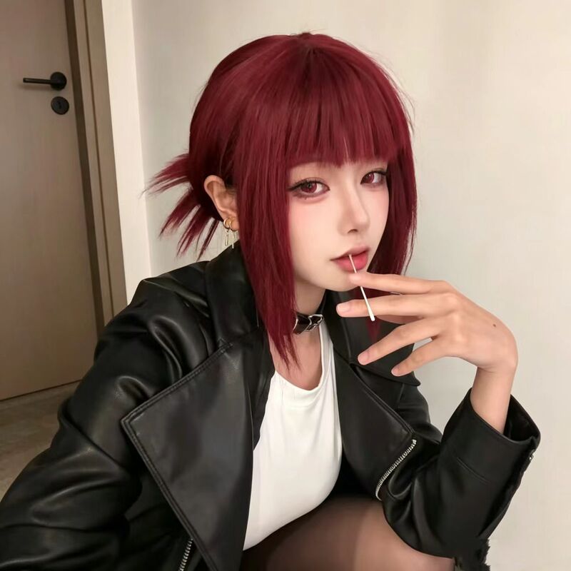 [Two People Hiding Behind the Back Door of the Supermarket, Spewing Clouds and Fog] Miss Yamada's Red Two-Dimensional Realistic Cosplay Wig