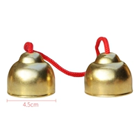 Пара красных веревочных колокольчиков (большого размера).