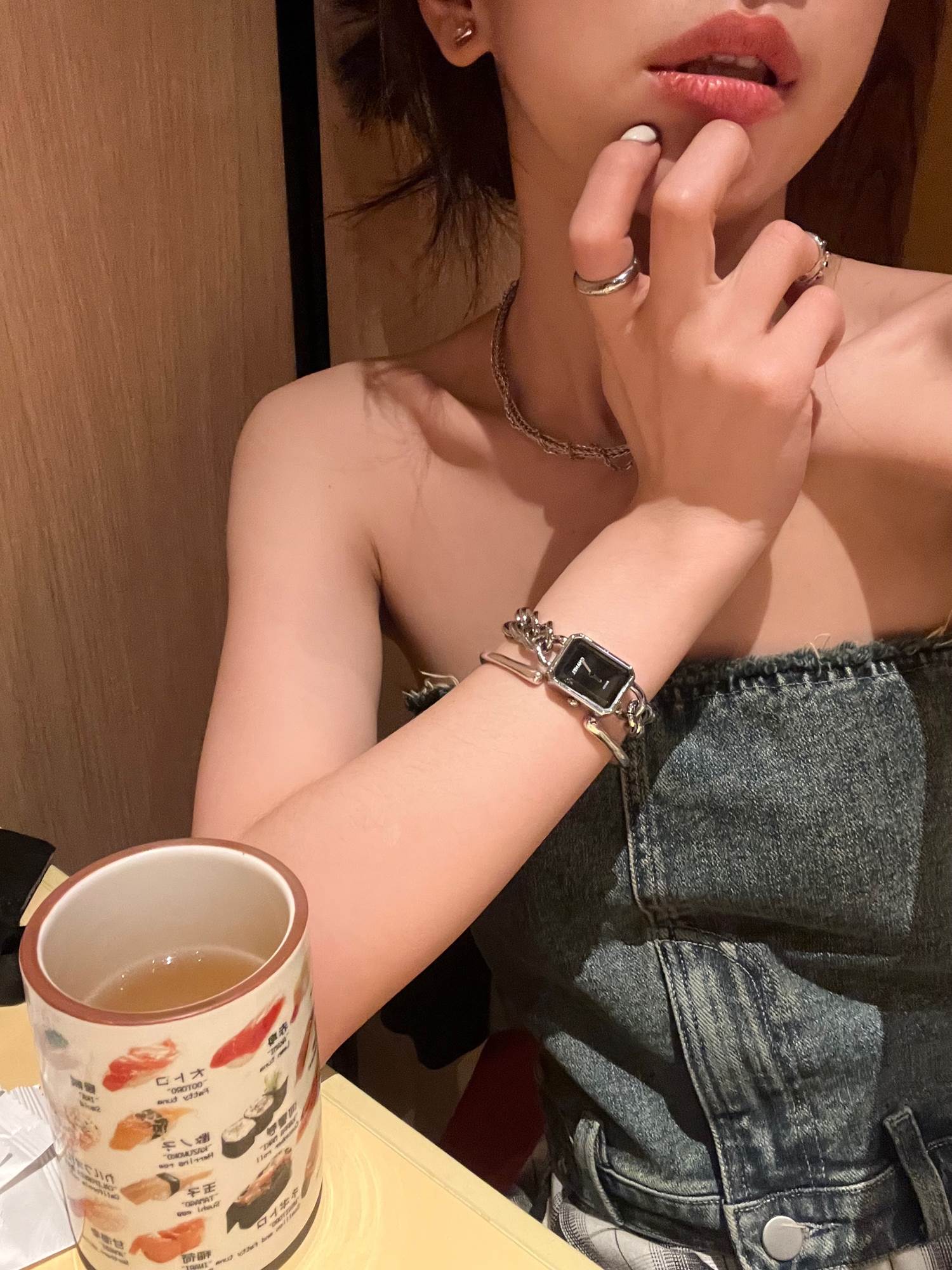 2022 Han Edition Retro Denim Smear Women's Summer Design Sensation Little Crowdsourced Pure Desire To Wear Inner Hitch Short blouses