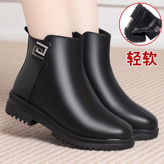 真皮妈妈棉鞋女冬季加绒靴子中老年女鞋软底防滑羊毛皮鞋女士短靴
