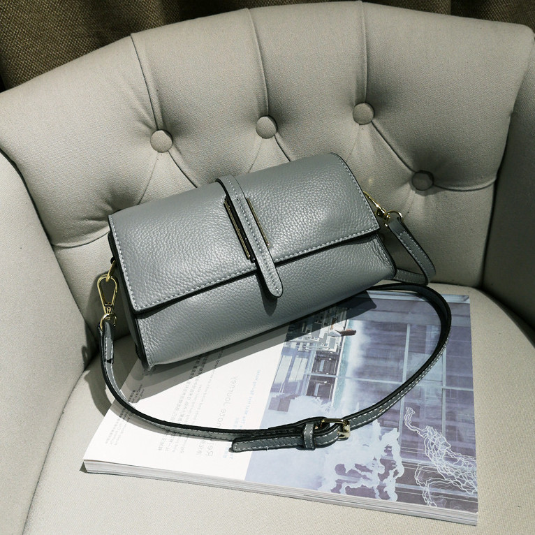 Gustson Genuine Leather Lady Single Shoulder Bag Han Version Pillow Baotou Layer Bull Leather Slanted Satchel Simple 100 hitch a little square bag